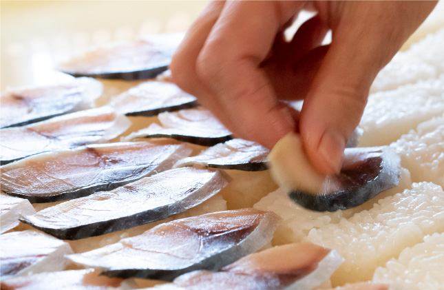 塩鯖・塩鮭を乗せる